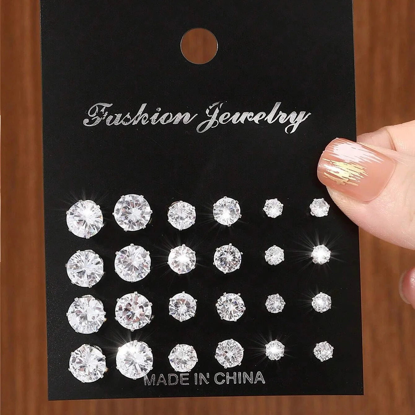 PairsEarrings Are Suitable For Gifts To Parties,And Couples