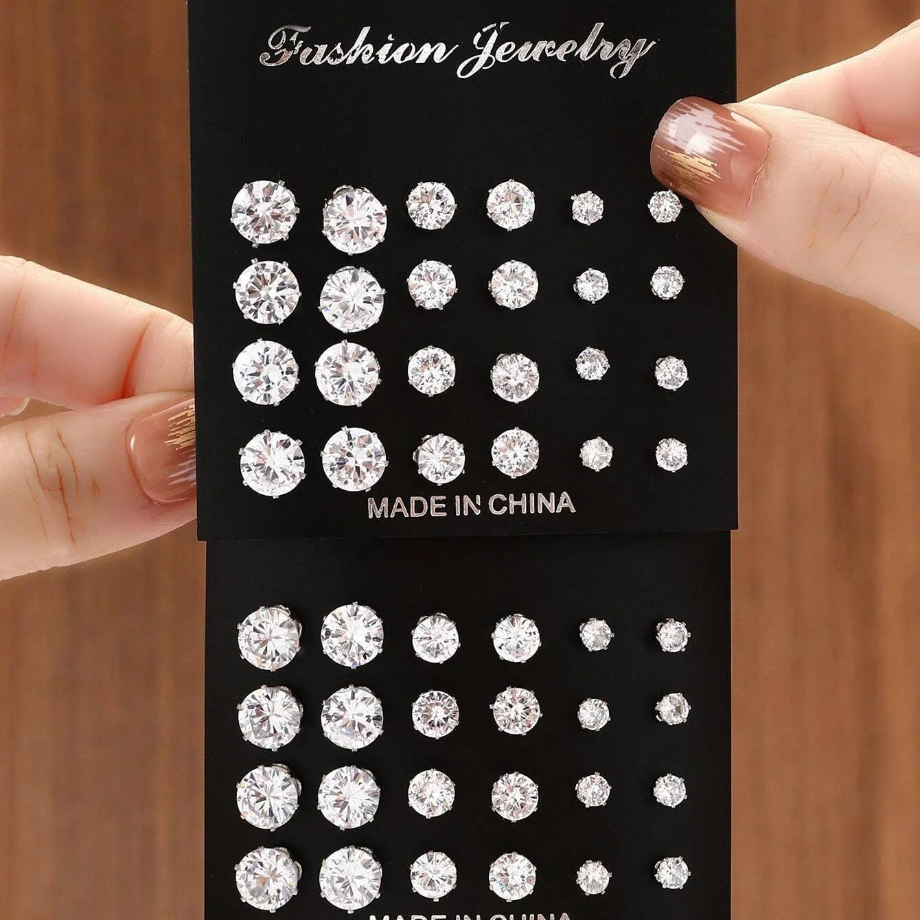PairsEarrings Are Suitable For Gifts To Parties,And Couples
